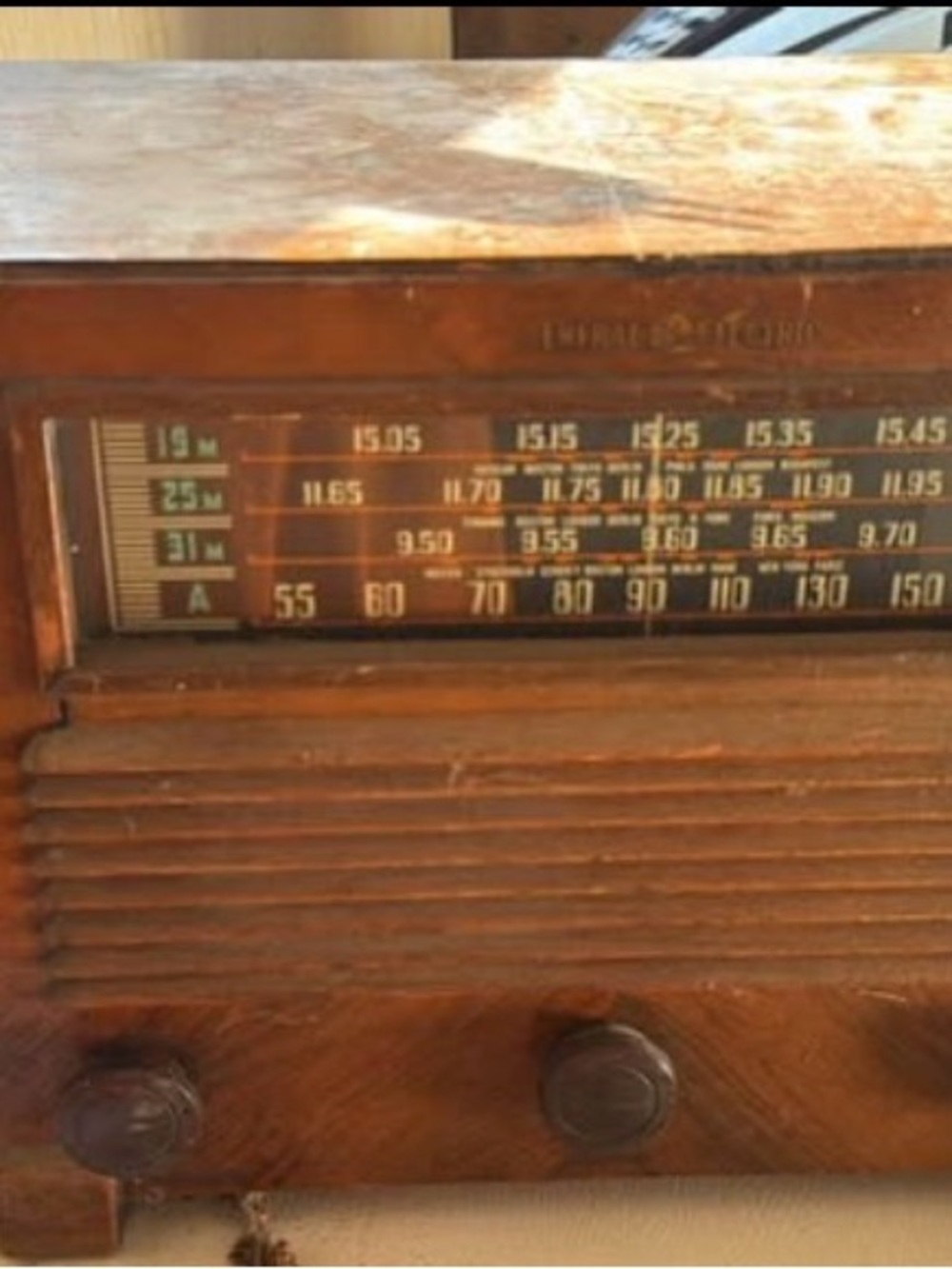1940 Vintage Wooden Radio Receiver - Brown